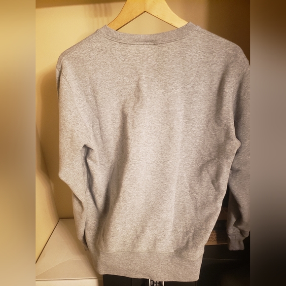 UTC x Disney Crewneck - Picture 4 of 5